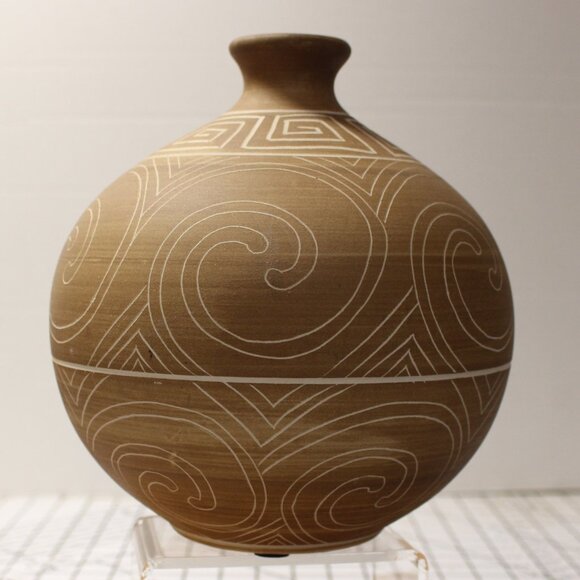 Brown Ceramic Vase With Greek Key Design & Protective Base Pads - Picture 3 of 5